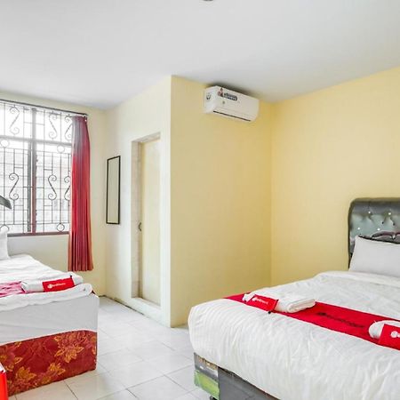Reddoorz Plus Near Rsud Dr. Pirngadi Medan 2 Экстерьер фото