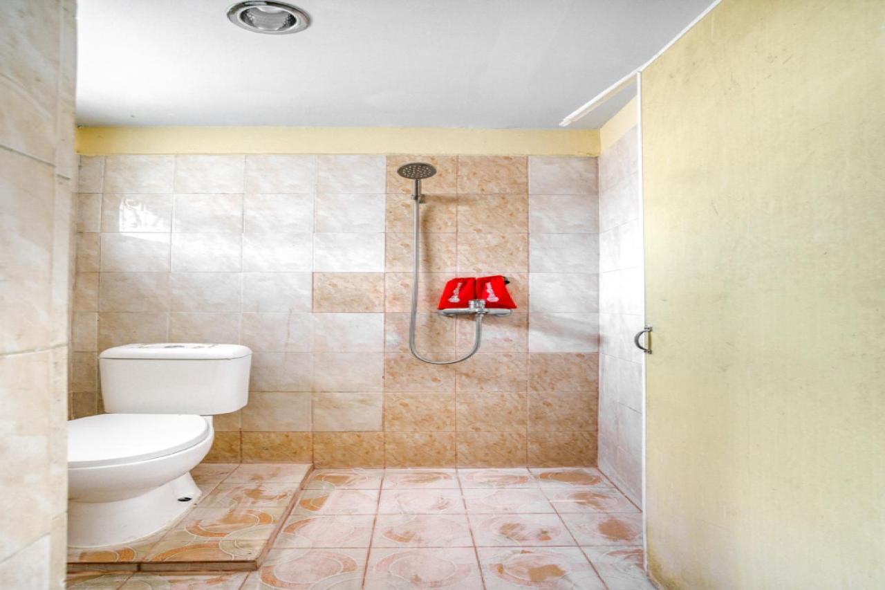 Reddoorz Plus Near Rsud Dr. Pirngadi Medan 2 Экстерьер фото